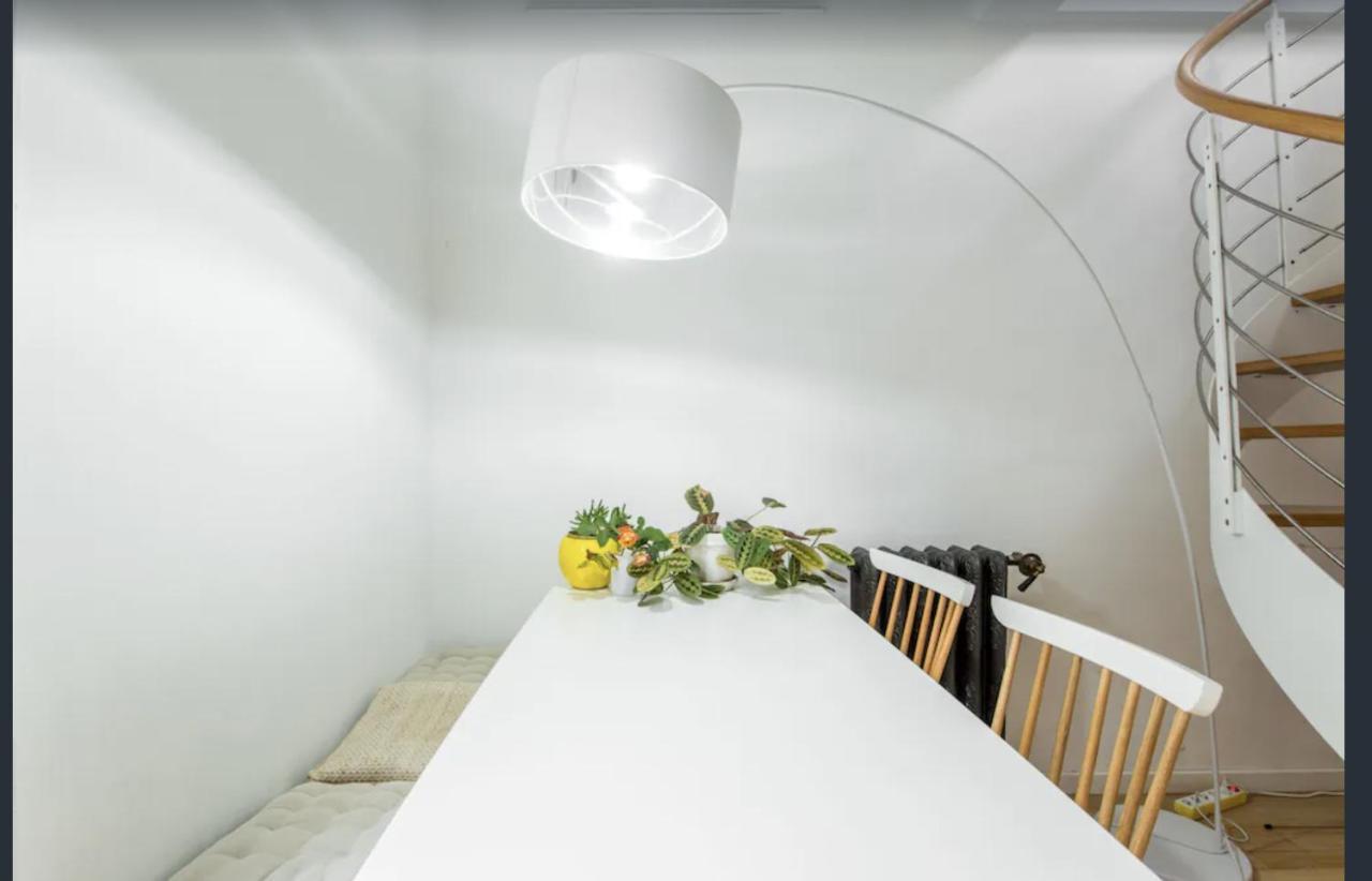 Paris Petit Appartement Lumineux Et Atypique Exterior foto
