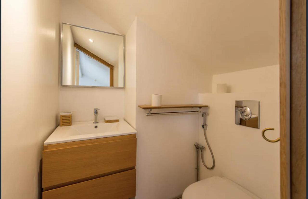 Paris Petit Appartement Lumineux Et Atypique Exterior foto